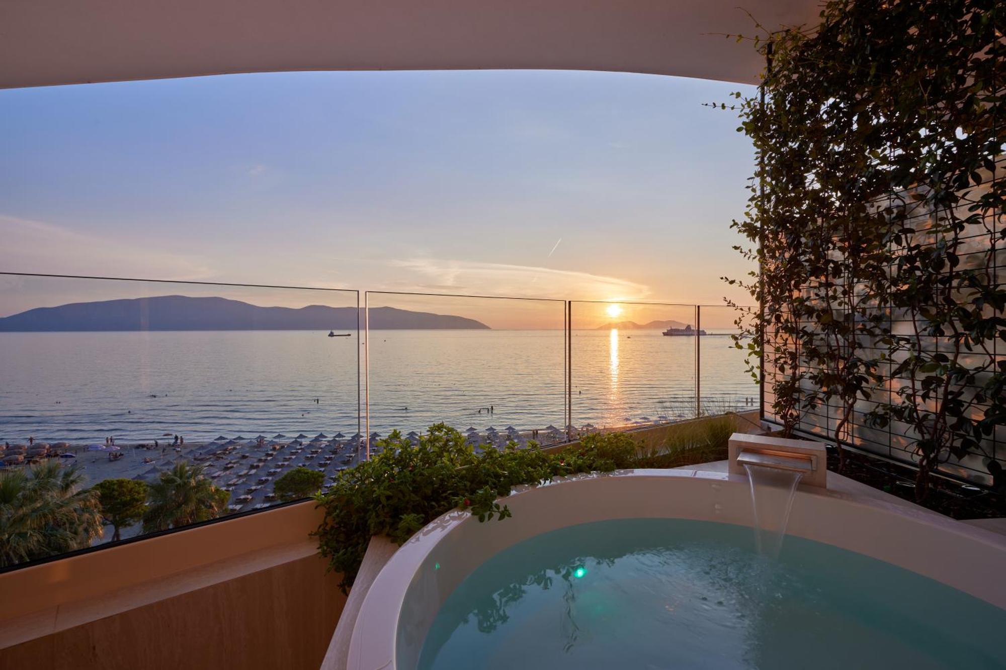 Valis Luxury Hotel Vlore Exterior photo