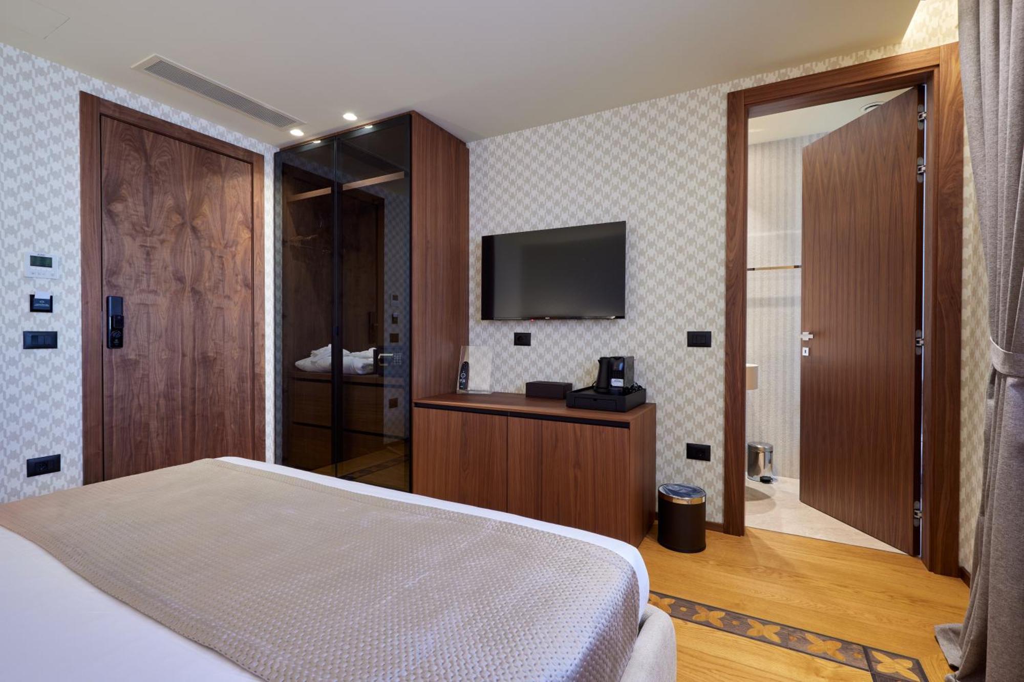 Valis Luxury Hotel Vlore Room photo
