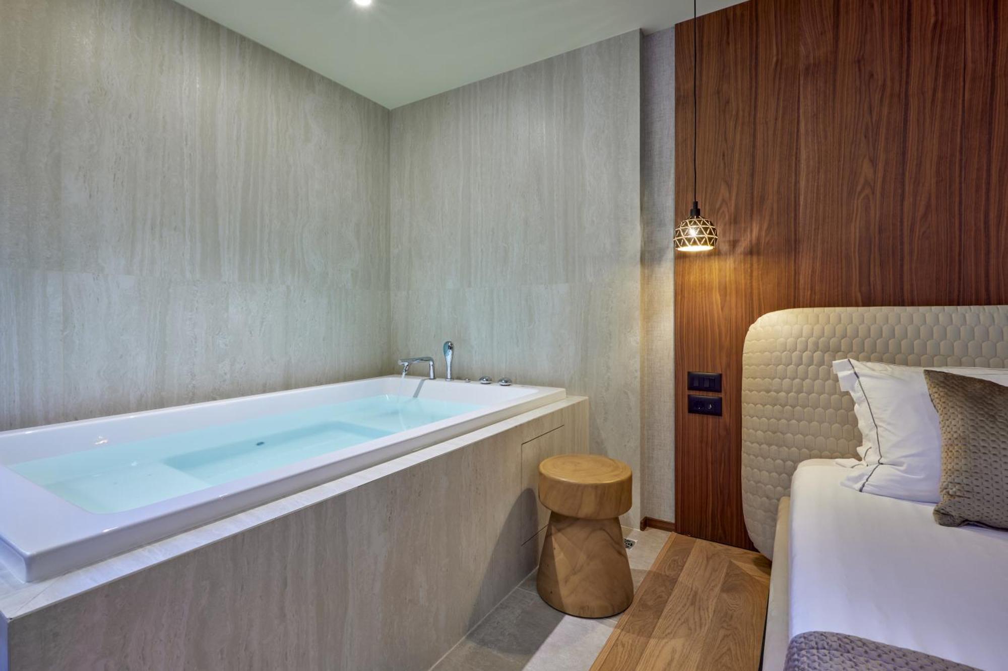 Valis Luxury Hotel Vlore Exterior photo