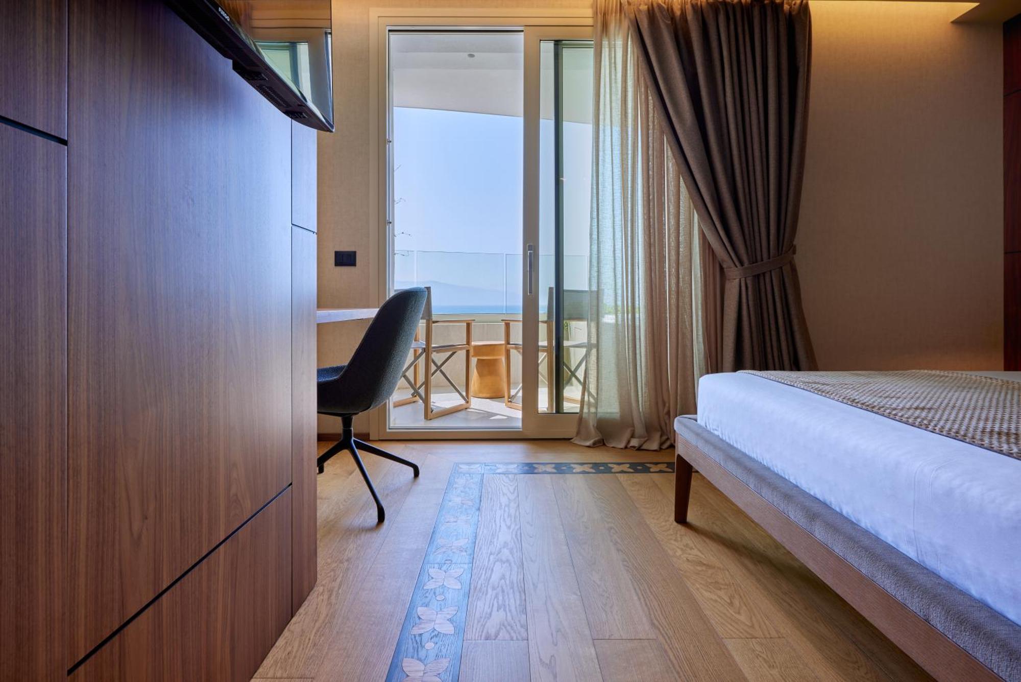 Valis Luxury Hotel Vlore Exterior photo