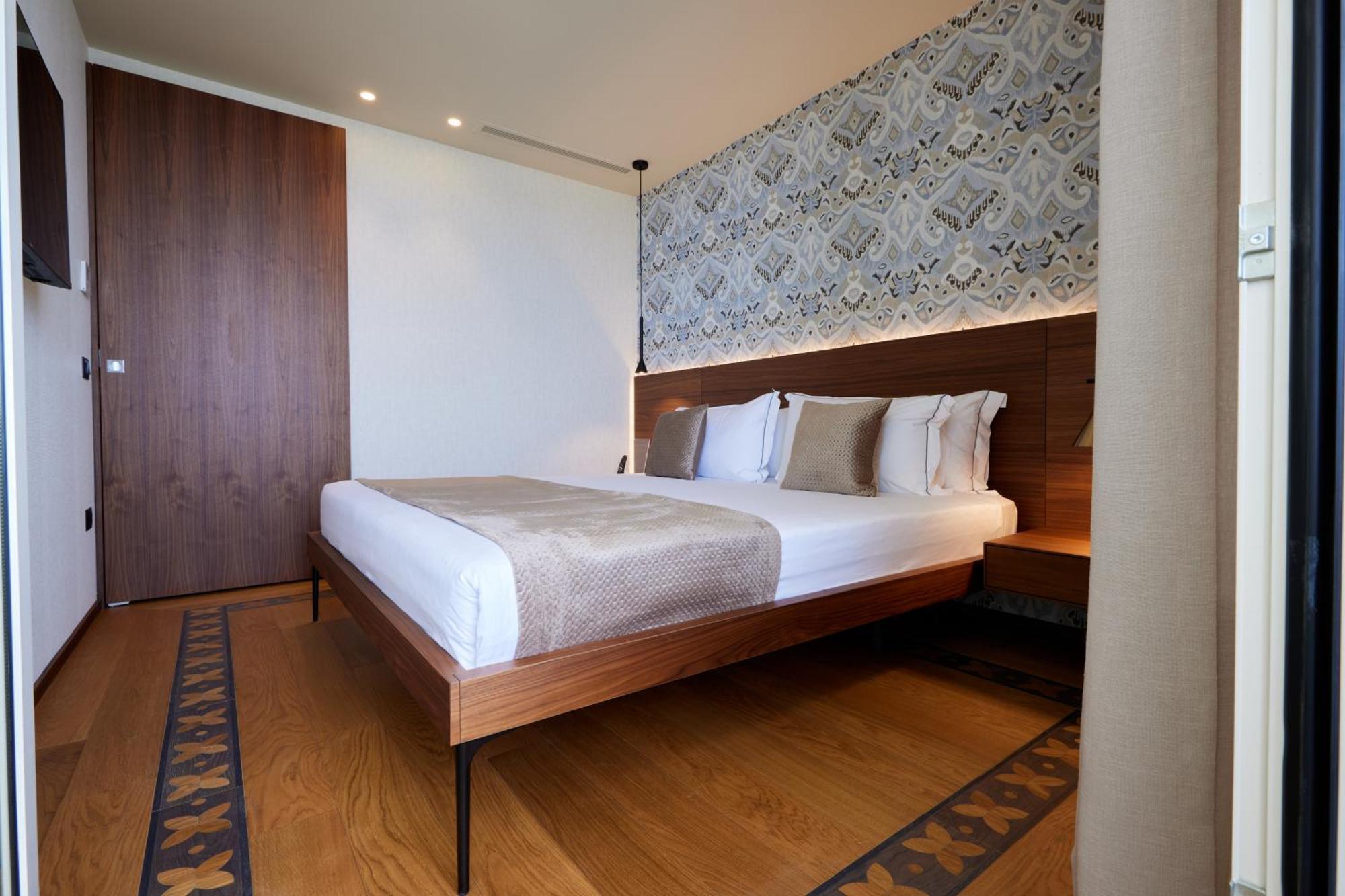 Valis Luxury Hotel Vlore Exterior photo