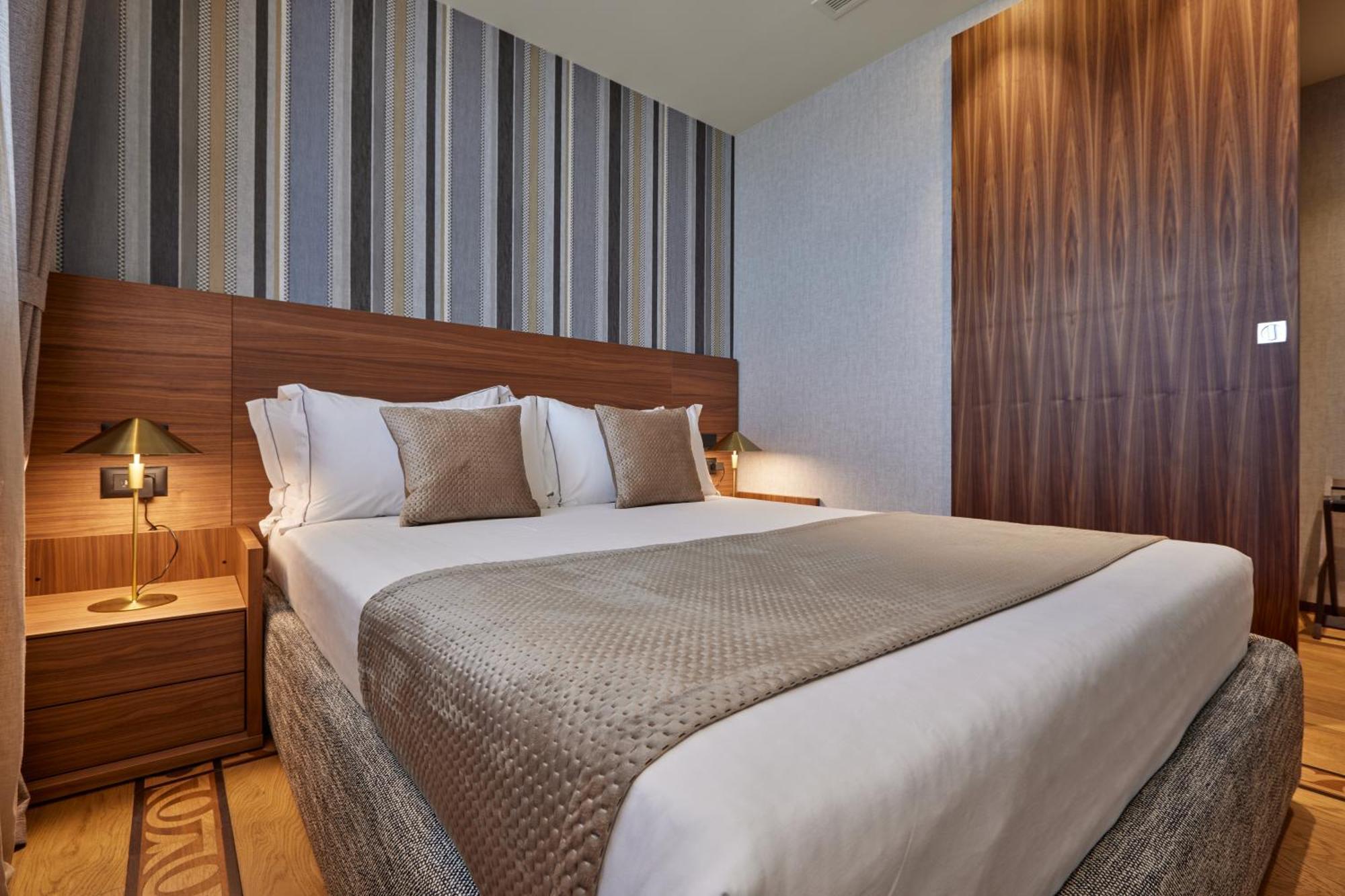 Valis Luxury Hotel Vlore Exterior photo