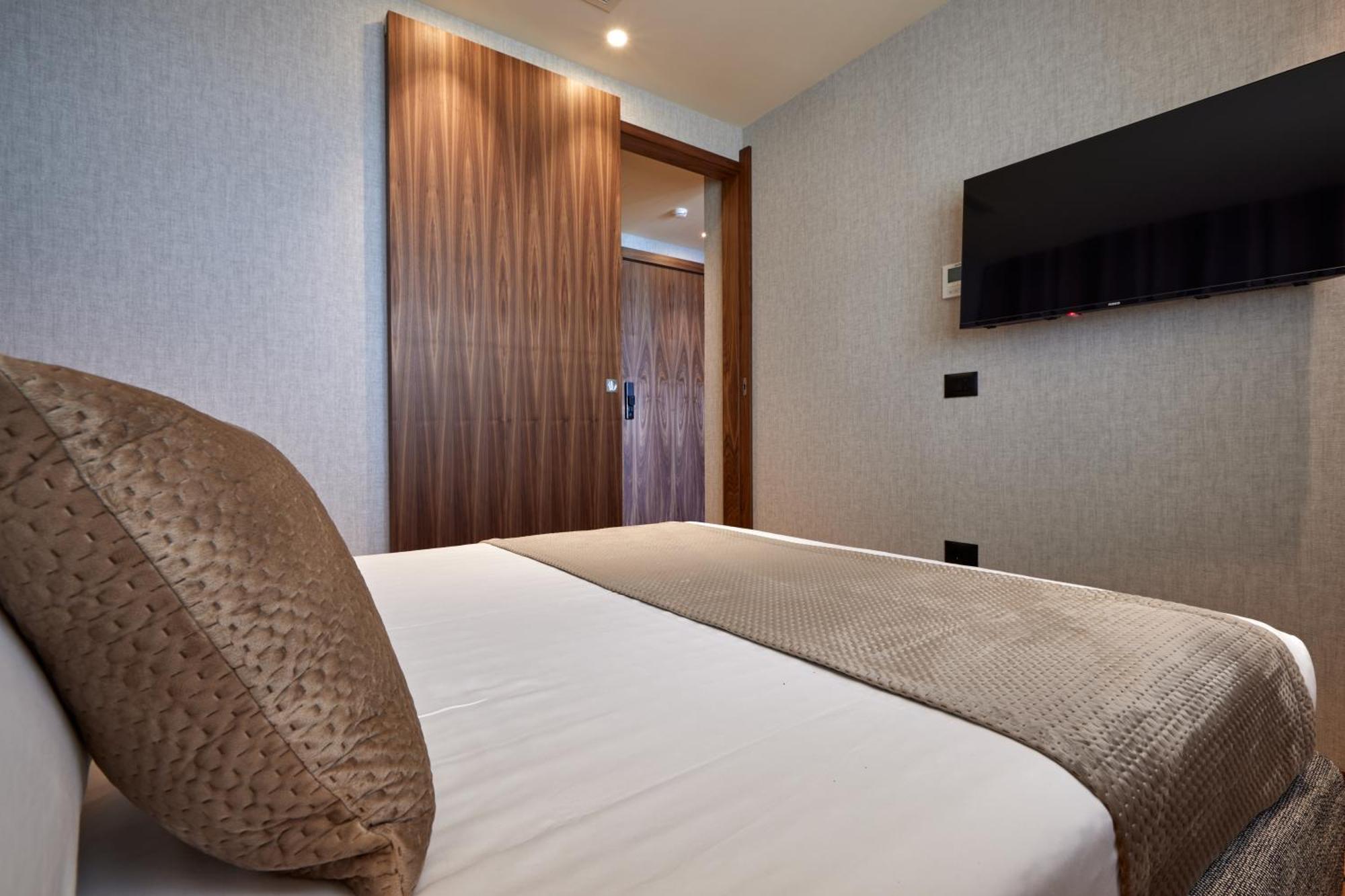 Valis Luxury Hotel Vlore Exterior photo