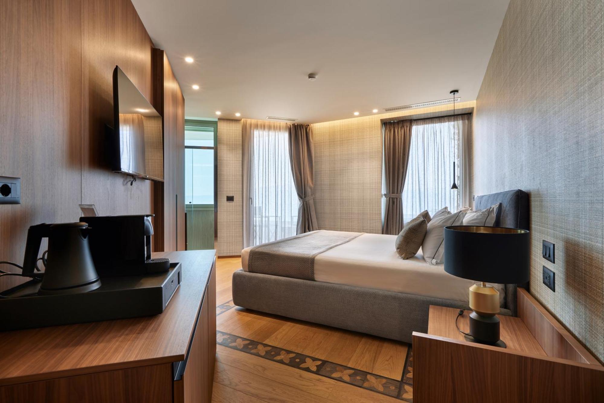 Valis Luxury Hotel Vlore Exterior photo